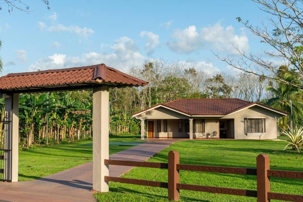 Casa Roble Fortuna La Fortuna Buitenkant foto