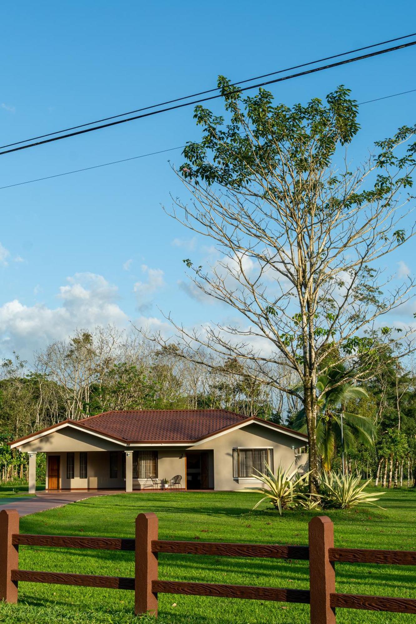 Casa Roble Fortuna La Fortuna Buitenkant foto